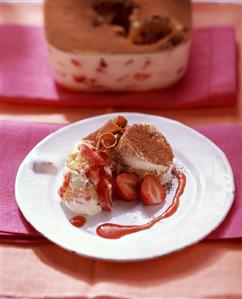 Strawberry tiramisu with chocolate curls