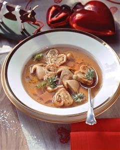 Cep bouillon with crepe rolls (1)