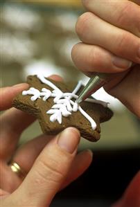 Decorating chocolate biscuits