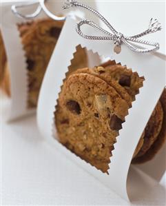 Chocolate chip cookies in gift packaging (1)