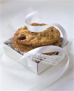 Chocolate chip cookies in gift packaging (4)