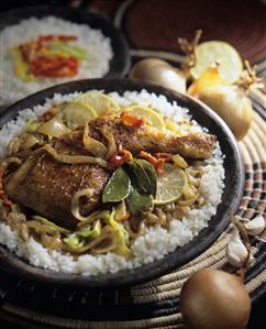 Yassa Poulet: chicken stew with limes on rice (Africa)