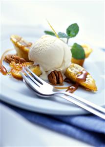 Ginger rice with caramelised bananas and pecan nuts
