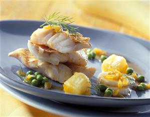 Red perch fillet with fruit and peas