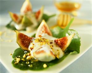 Figs with honey yoghurt