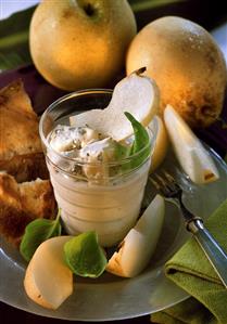 Gorgonzola dip with Nashi fruit