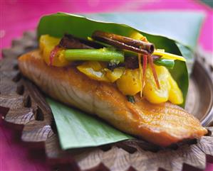 Salmon with spicy pineapple (Seychelles, 2)