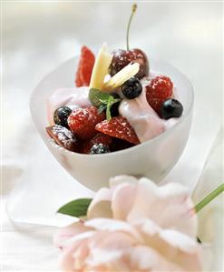 Fruit quark with berries (2)