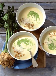 Celery soup with croutons