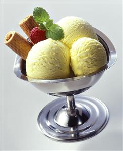 Lime ice cream in ice cream cup (1)