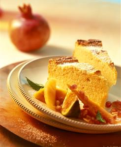 Yoghurt semolina cake with exotic fruit