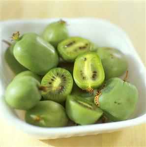 Mini-kiwis (kiwino) in a bowl