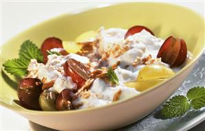 Fresh grain muesli with grapes and quark mousse