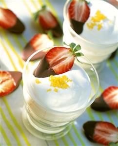 Lemon yoghurt with chocolate strawberries