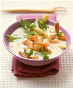 Shrimps with vegetables in coconut and vanilla stock (1)