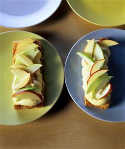 Apple and quark slices