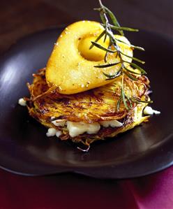 Rosti with Roquefort and pear