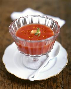 Cold tomato soup with mozzarella