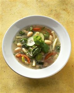 Minestrone alla genovese (vegetable soup with noodles & pesto)