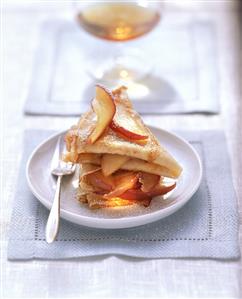 Crepes with Calvados apples (2). Paso a paso disponible. Receta disponible TR