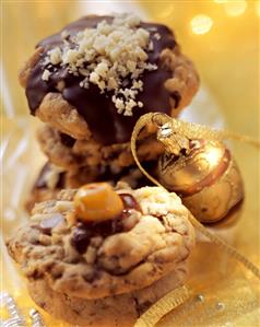 Chocolate chip and nut cookies (with macadamia nuts, 1)