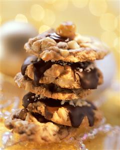 Chocolate chip nut cookies (with macadamia nuts)