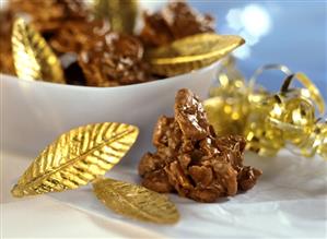 Chocolate cornflake clusters with dried fruit (2)