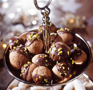 Chocolate nut balls (3)