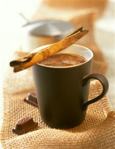 Café Mexicano with chocolate and coffee liqueur in mug