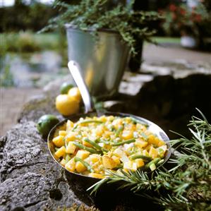 Pan-cooked potato dish with green beans & lemon peel (Provence)