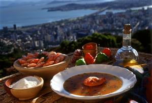 Caldo de camaroes (shrimp broth with manioc meal, Brazil)