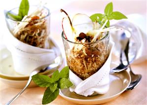 Lactose-free muesli: wheat and apple muesli with fruit juice