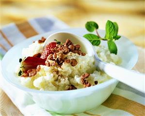 Rice pudding with crispy chocolate puffed rice