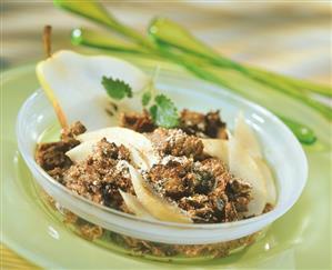 Pear gratin with crispy nut flakes