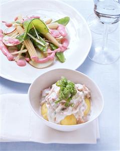 Kohlrabi and carrot salad and mangetout and apple salad