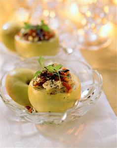 Baked apples with sheep's cheese, tomatoes and olives