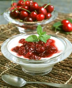 Yoghurt dessert with cherry compote