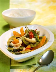 Pumpkin curry with kiwi fruit and coconut