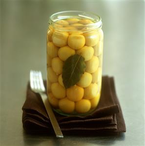 Lamoun makbouss (pickled lemons, Morocco)