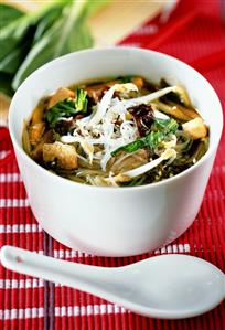 Glass noodle soup with tofu, Chinese cabbage and mushrooms