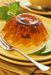 Fruit tea jelly with mint