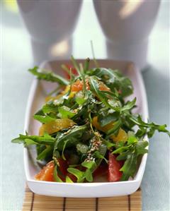 Rocket salad with citrus fruits and sesame (1)