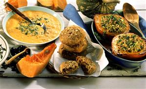 Pumpkin-sauerkraut soup, pumpkin-nut flatbread, stuffed pumpkin