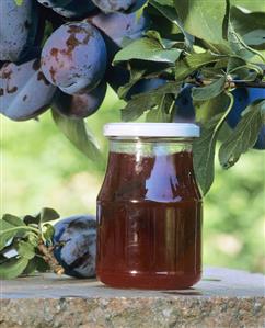 Plum jam in screw-top jar