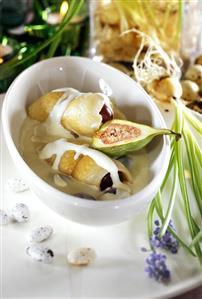 Sole rolls in fig and grape sauce (2)