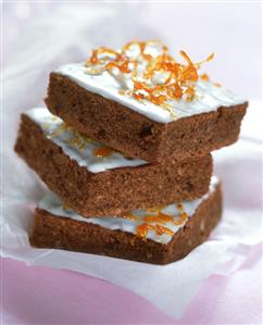 Chocolate cake with icing and caramel threads