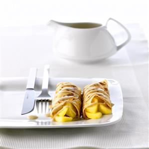 Crêpes with apple filling