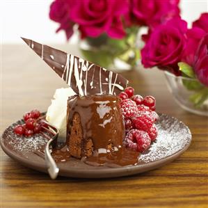 Chocolate pudding with berries