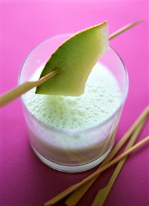 Melon lassi (honeydew melon and yoghurt drink)