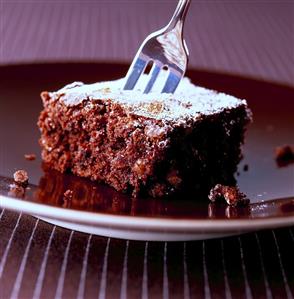 Brownie on plate (close-up)